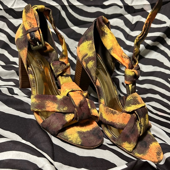 Vince Camuto Elegant Orange and Yellow Stiletto Heels - Picture 1 of 16